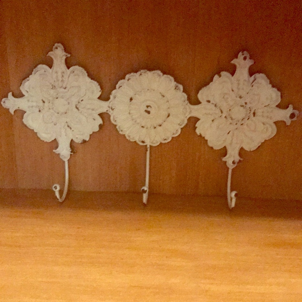 Accessory wall holder